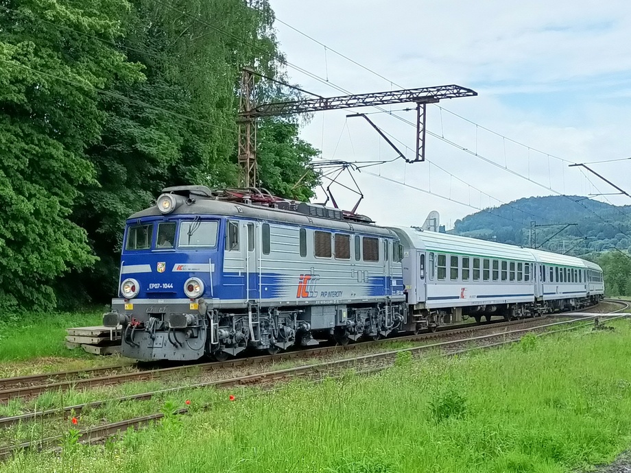 EP07-1044